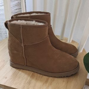 UGG Classic Femme Mini Wedge Boots Size 9